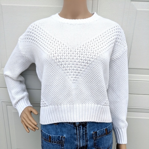 H&M Sweaters - Divided H&M XS cable knit pattern sweater crewneck